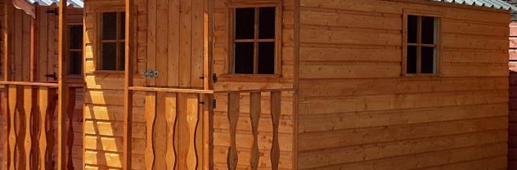 McT Woodproducts; Play Houses - Steel Roof